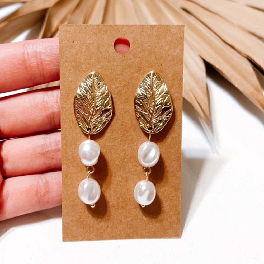 Leaf pearl earrings #801